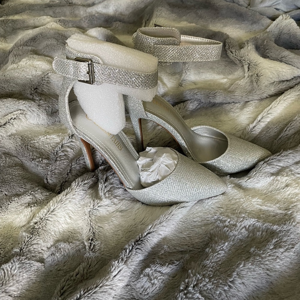 Silver ankle strap point toe heel Size 6 New